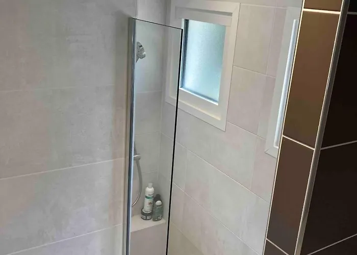 Central, Quiet Not Overlooked Apartament